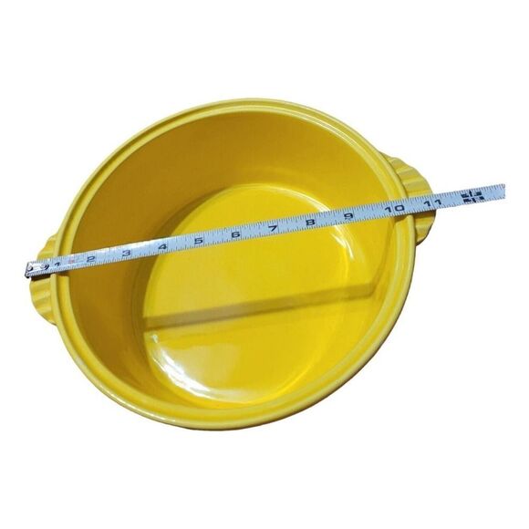 Sunshine Yellow Bakeware 3 Qt. Round Casserole Dish w/Lid Made In The USA - Picture 5 of 5